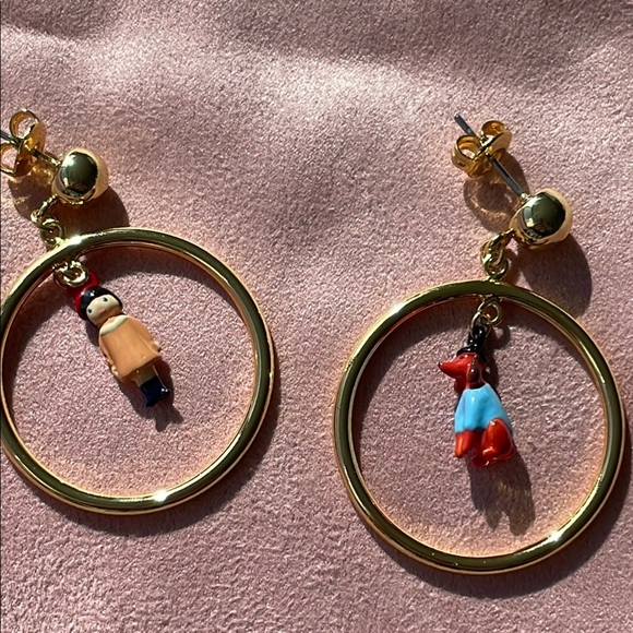 Les NEREIDES dog 🐕 Gold and Red Earrings with Playful Hoops - Picture 3 of 5